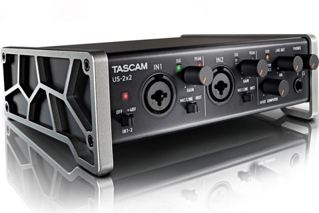 Аудио интерфейс Tascam US 2x2