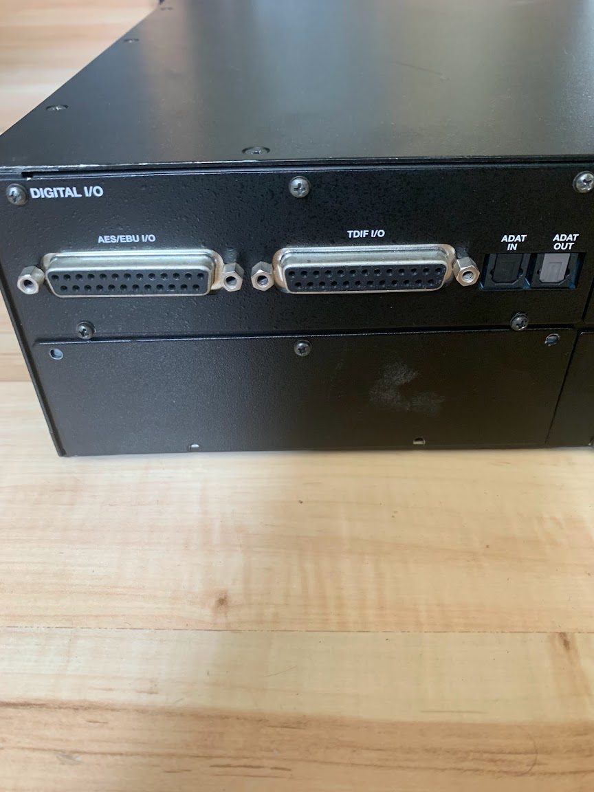 Интерфейс AVID HD I/O 16x16 Digital I/O 4