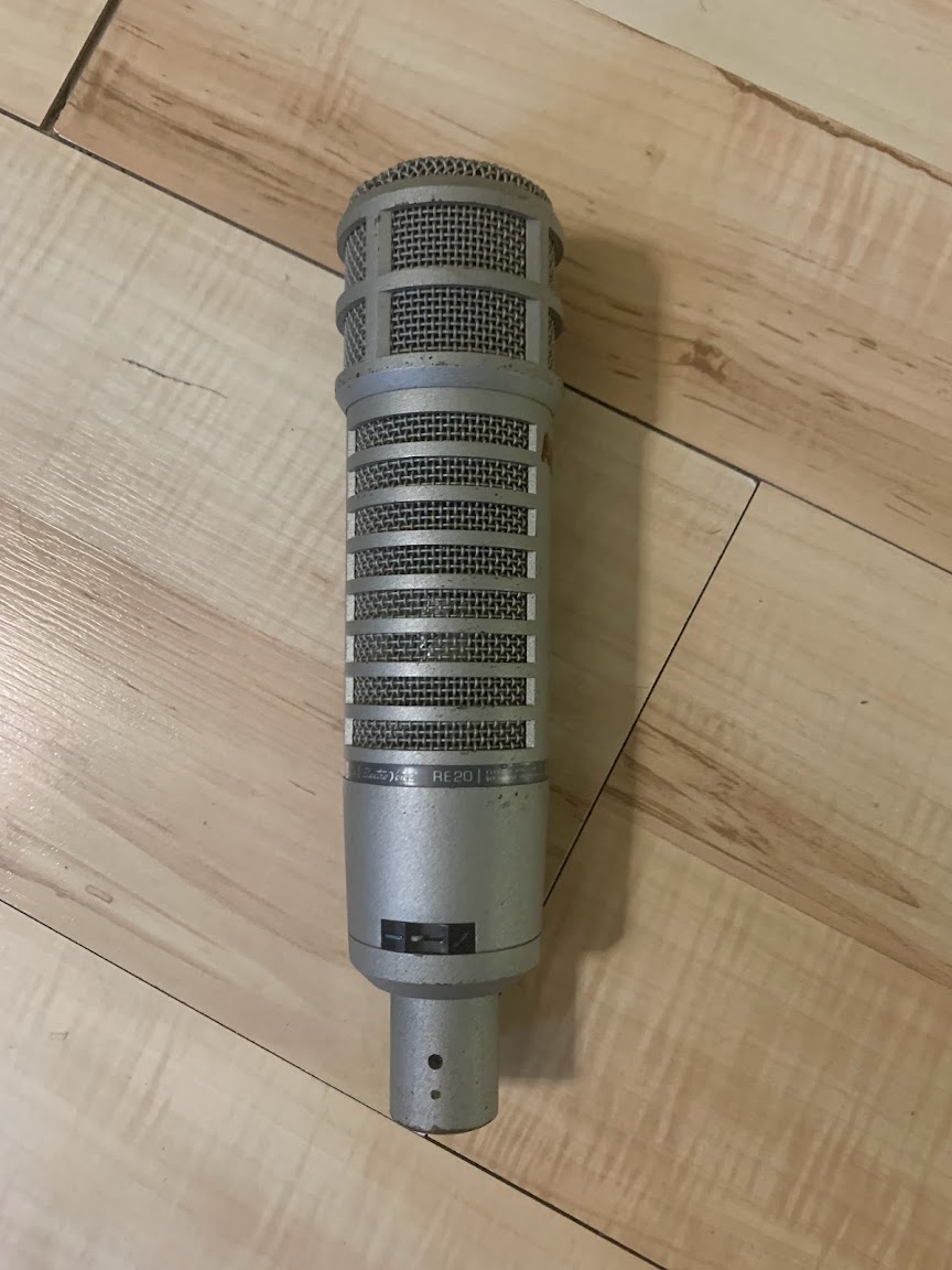 Микрофон Electro-Voice RE20 6