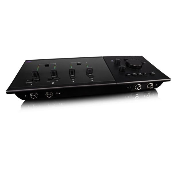 Аудіоінтерфейс AVID Fast Track C600
