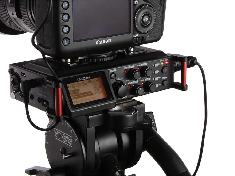 Рекордер Tascam DR-70D 2