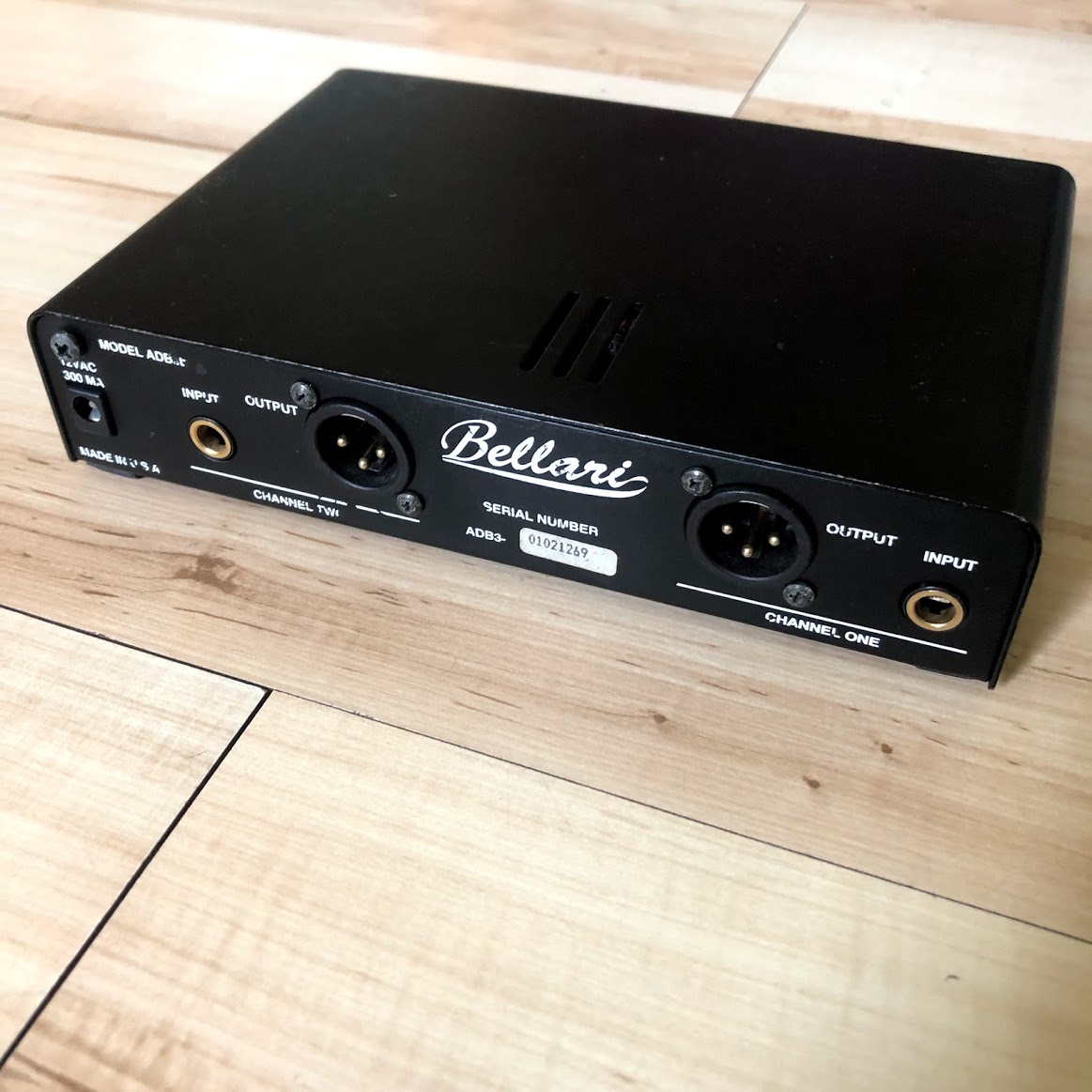 Ламповый преамп Bellari ADB3 Stereo tube Direct Box 2