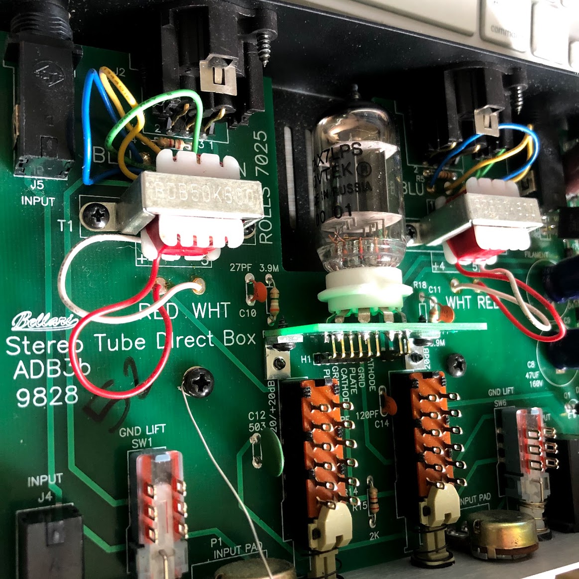 Ламповый преамп Bellari ADB3 Stereo tube Direct Box 3