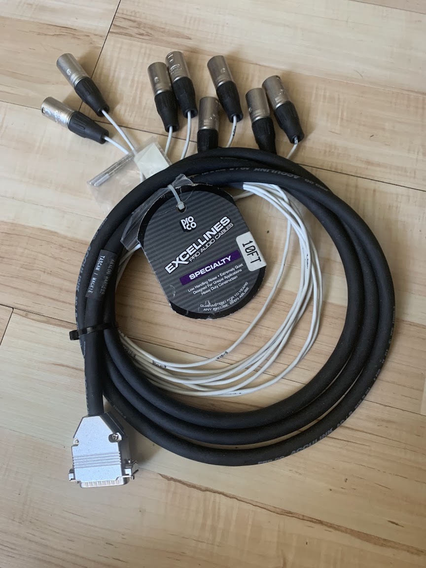 Кабель ProCo DB25 - 8 XLRm Cable 3