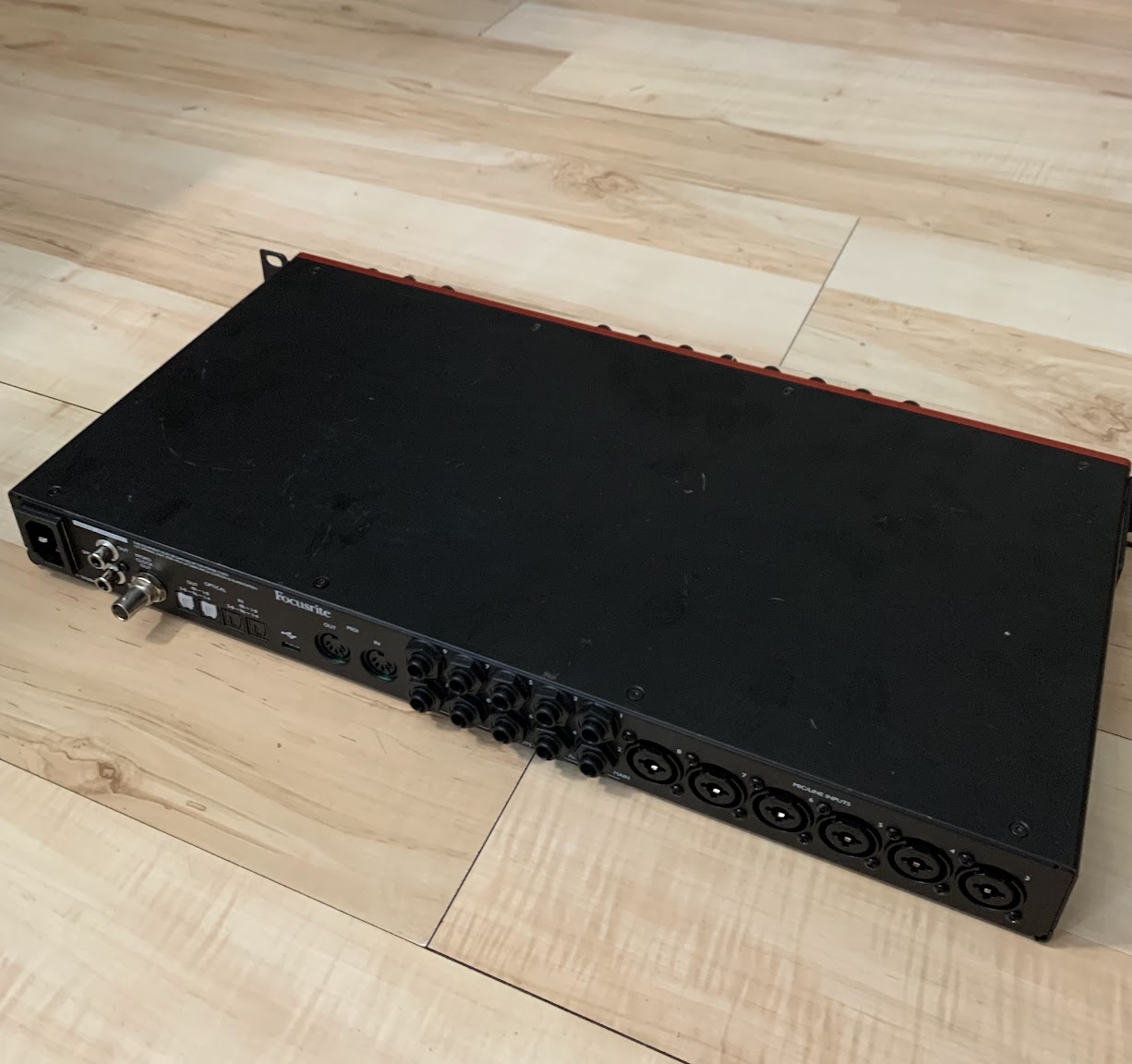 Звуковая карта Focusrite Scarlett 18i20 3rd gen 3