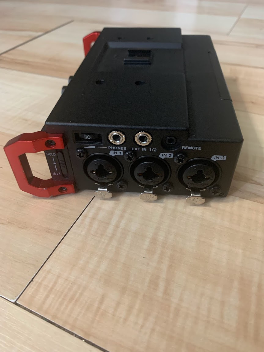 Рекордер Tascam DR-701D 4