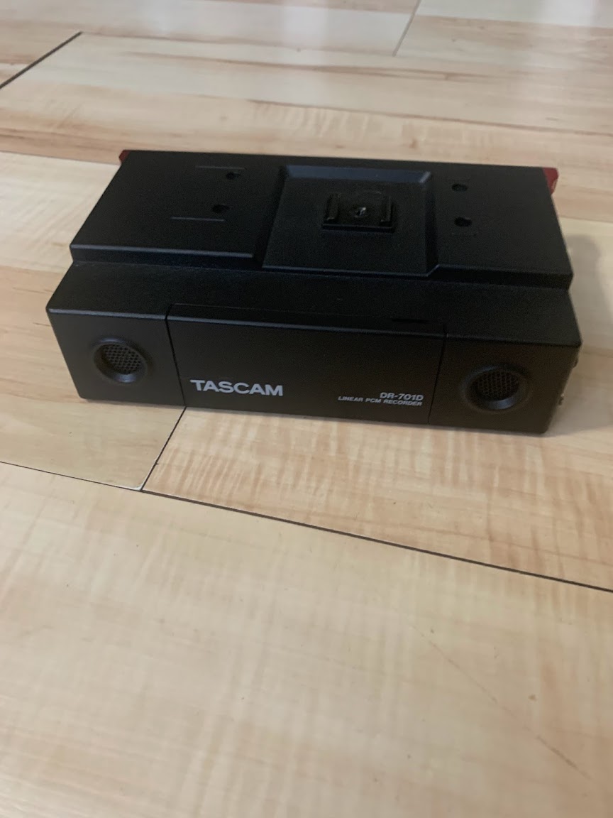 Рекордер Tascam DR-701D 5