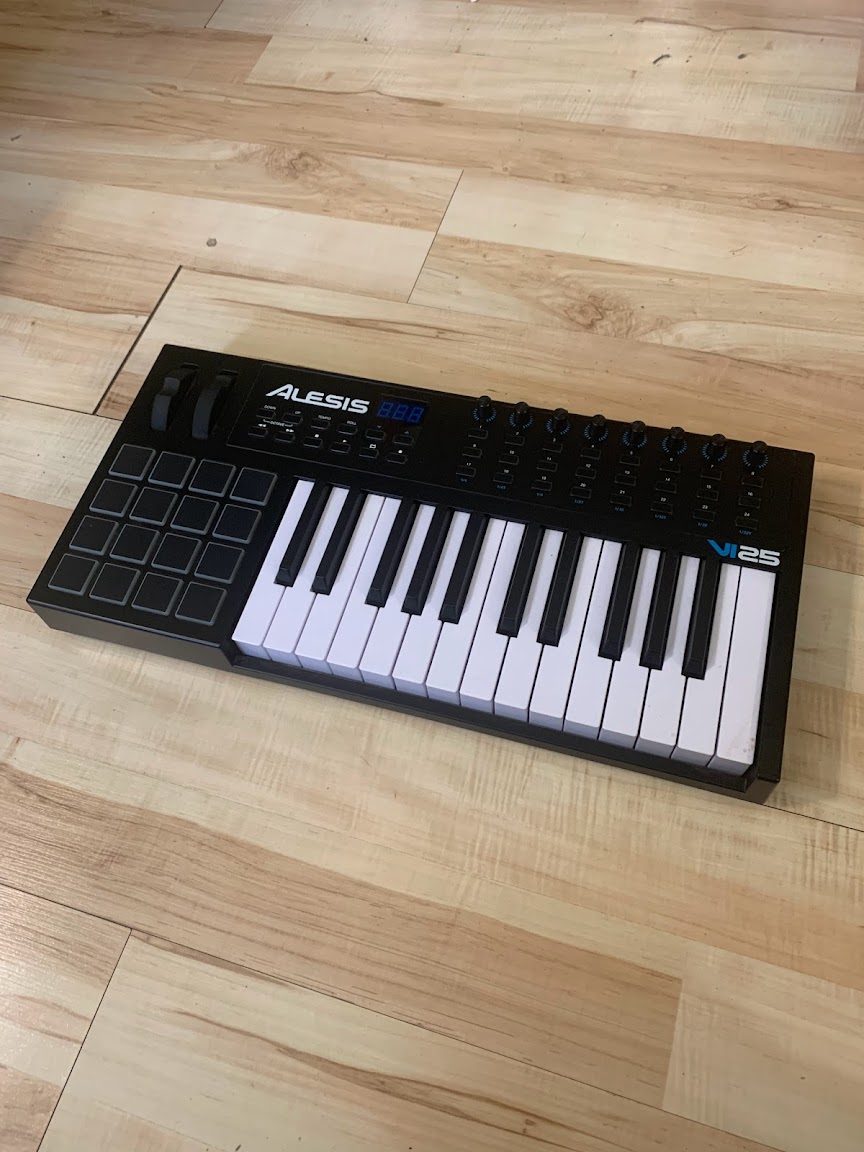 Midi-клавиатура Alesis VI25 2