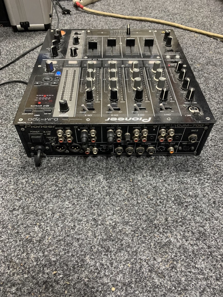 DJ Микшер Pioneer DJM-700 2