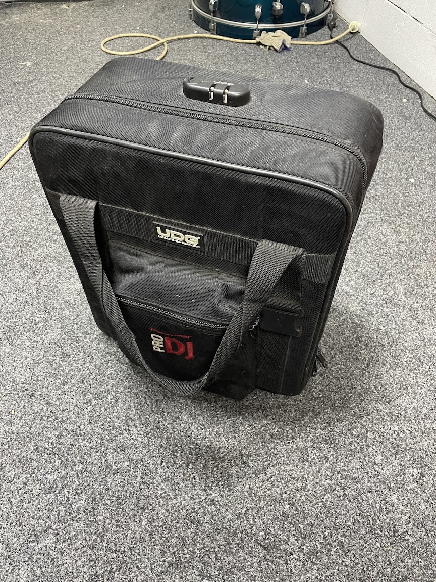 Сумка UDG Ultimate Pioneer CD Player/Mixer Bag Large