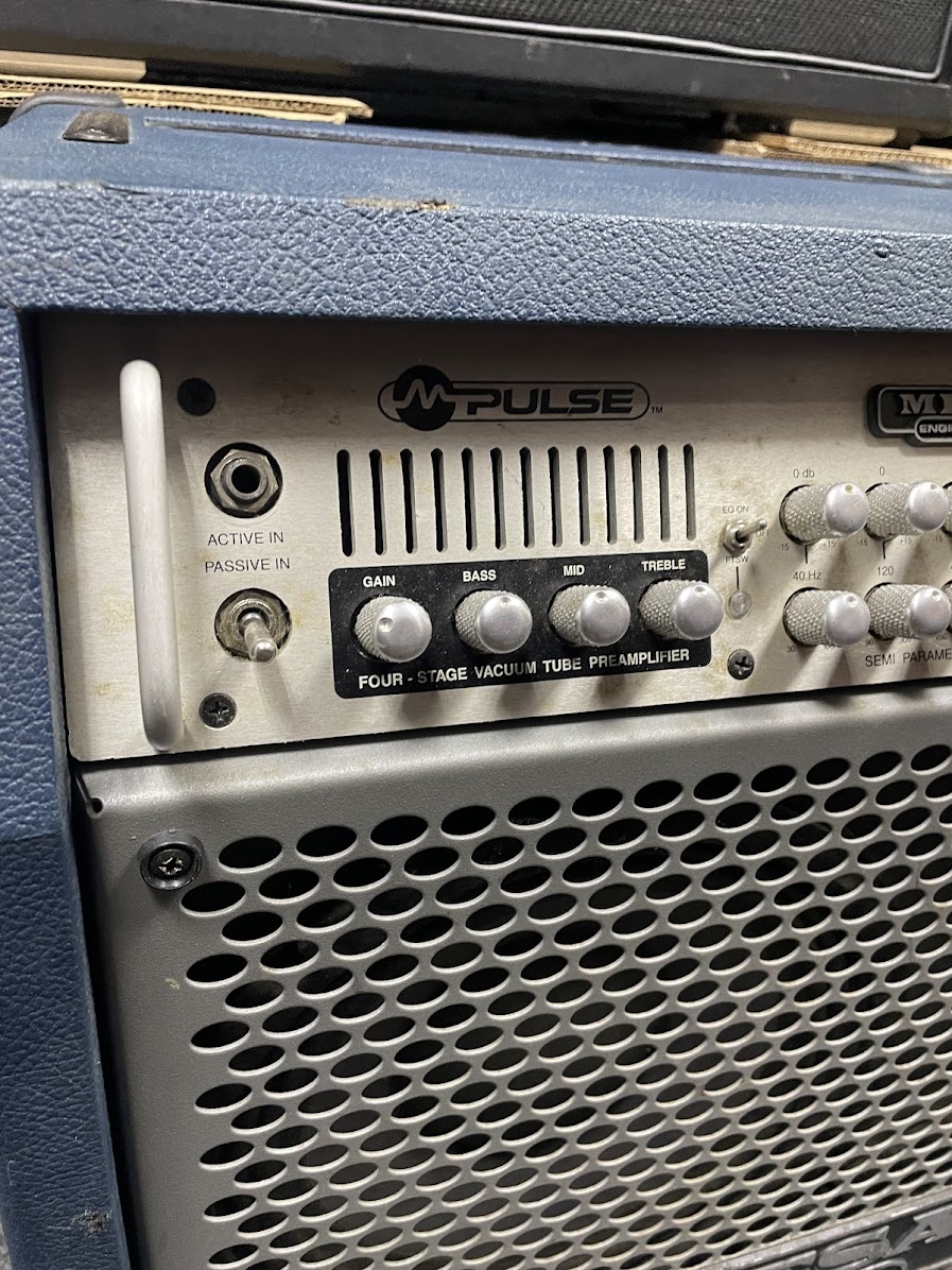 Комбо усилитель для Бас гитары Mesa Boogie Venture M Pulse 210 3