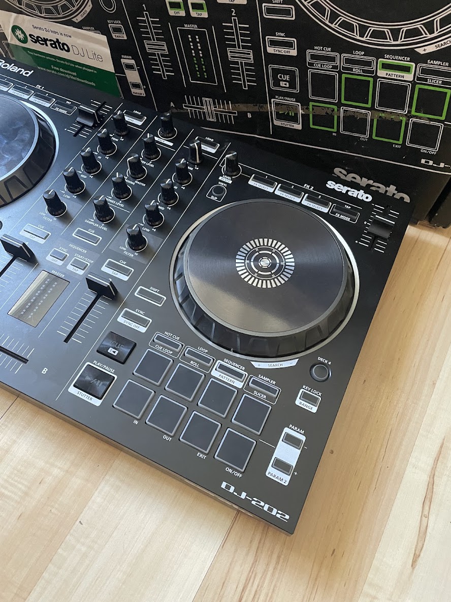 DJ-контроллер Roland DJ-202 3