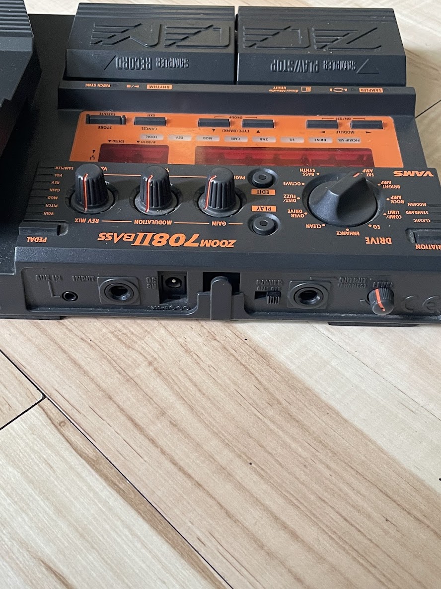Процессор для бас-гитары Zoom 708II Bass 3