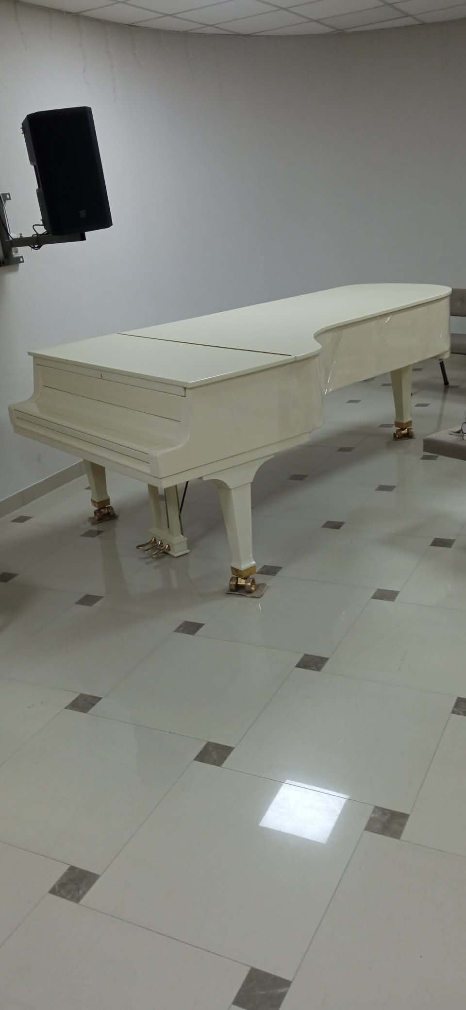 Концертный рояль Becker 6